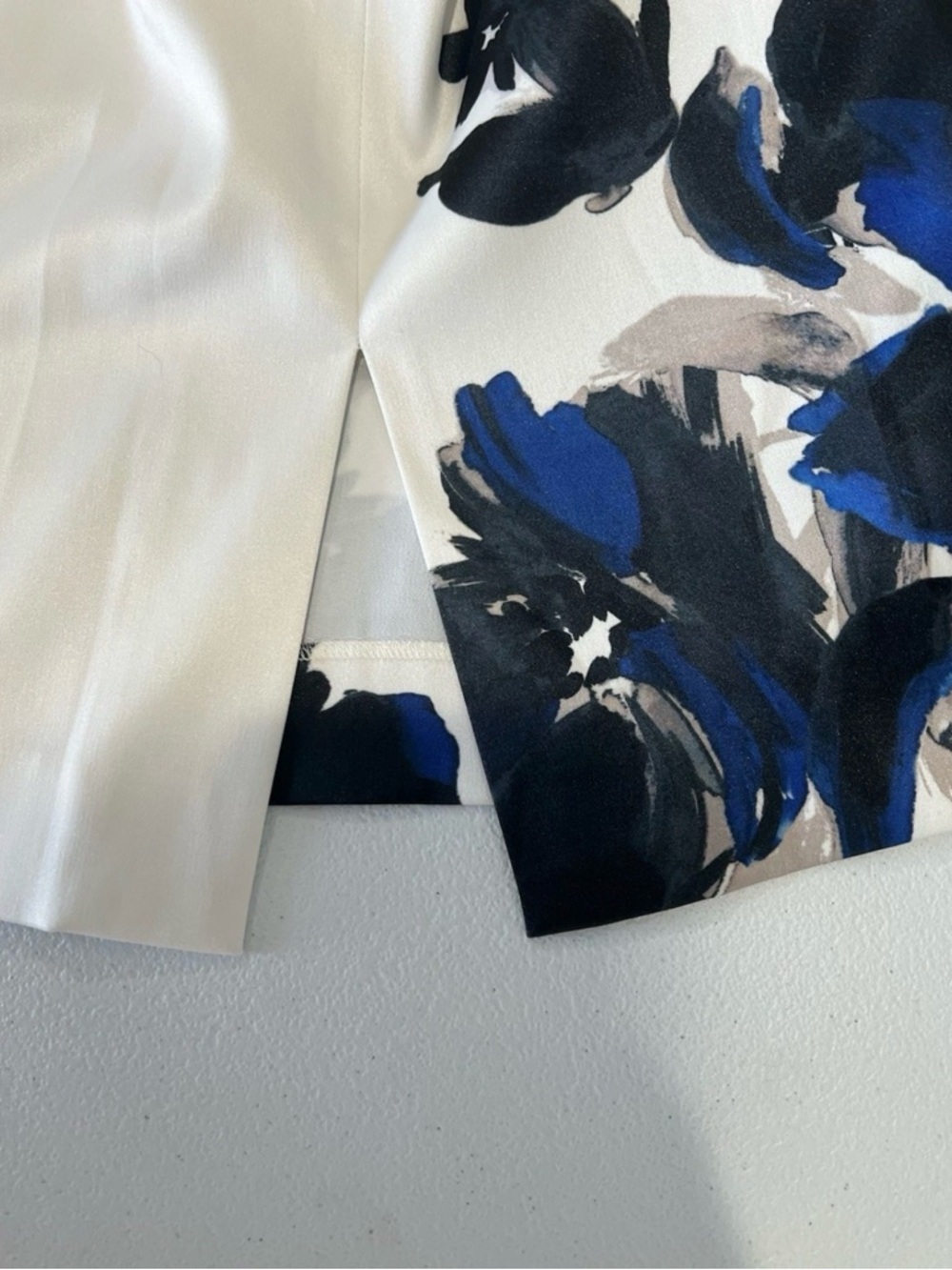 ST . JOHN Floral dress with Blue Bloom Print short sleeve 12 NWOT - Picture 6 of 11